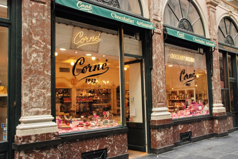 patisserie-EVENOS-min_chocolate_chocolaterie_shop_luxury_chic_gallery_brussels_belgium-558146